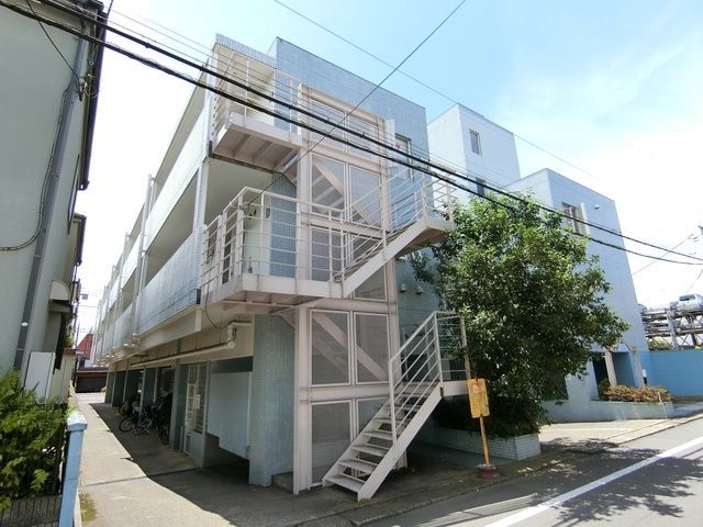 八王子市高倉町のマンションの建物外観