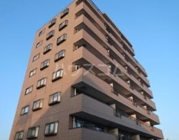 宇都宮市元今泉のマンションの建物外観