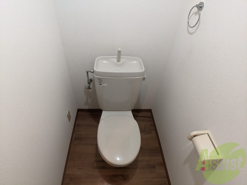 トイレ　こちらはトイレです。清潔感があり、安心して使用できます。