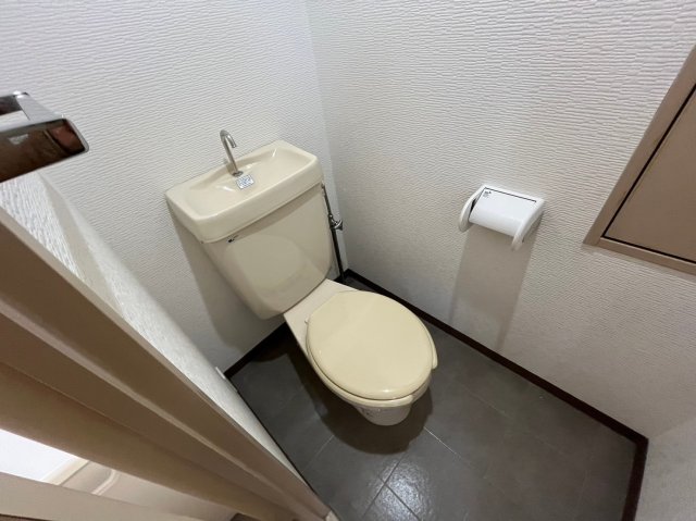 トイレ　ベルシェ橘