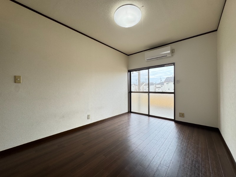 その他部屋・スペース　バルコニー側洋室！