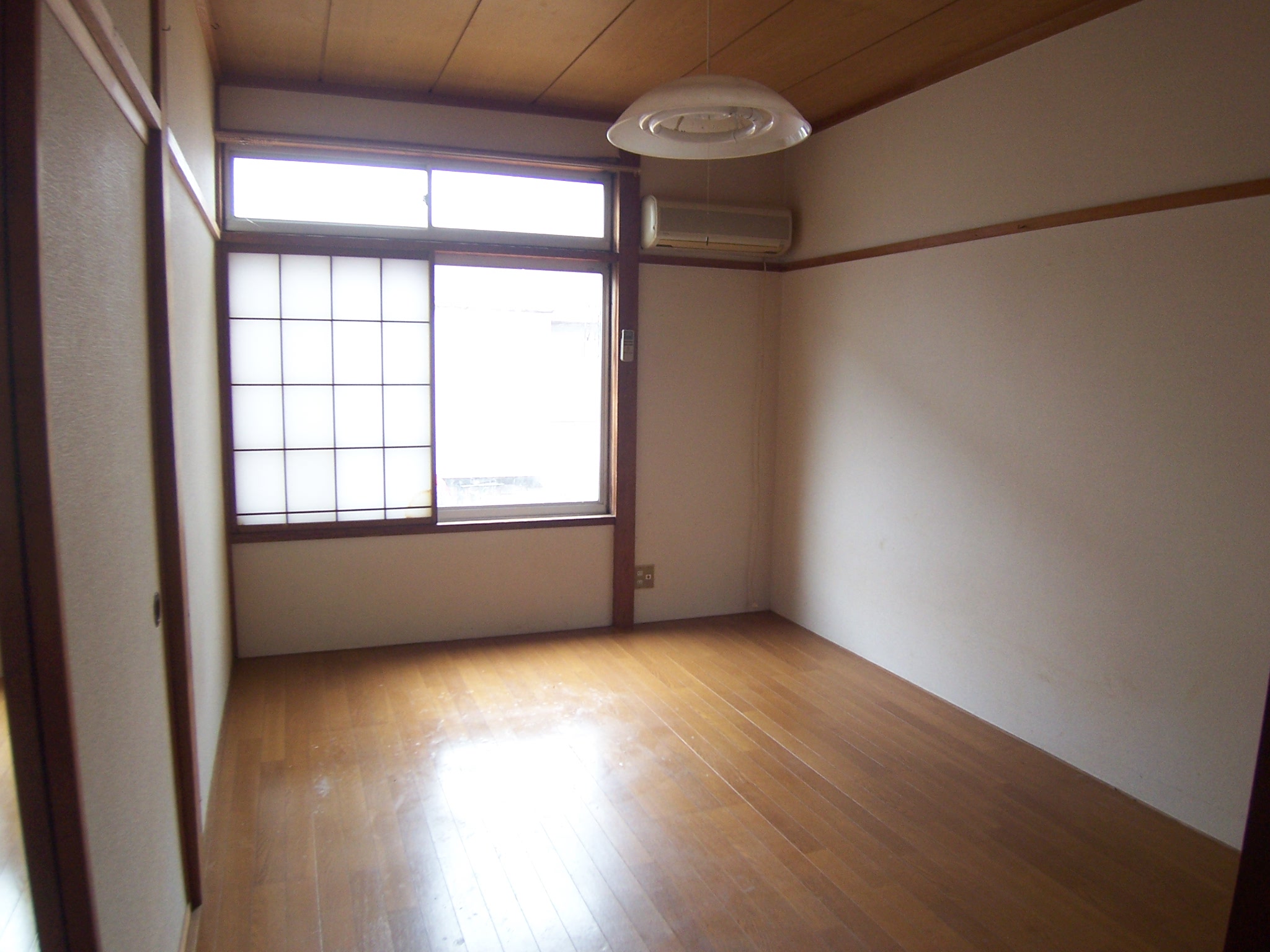 居室・リビング　（参考）他室の写真を使用しています。現況優先となります。