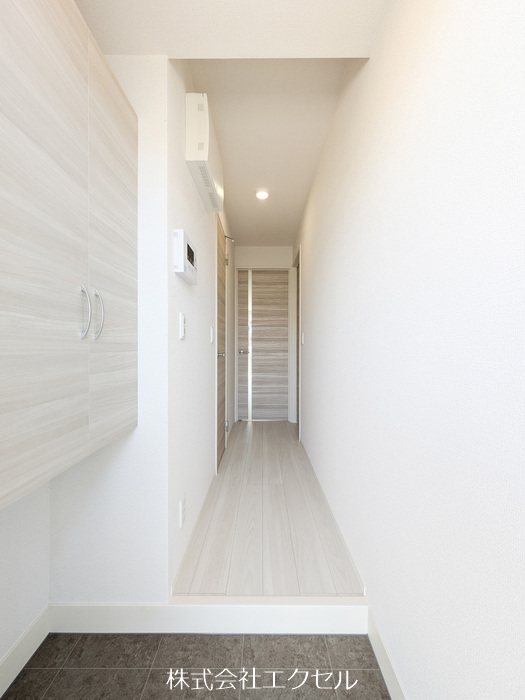 玄関　シューズBOX完備の玄関です。