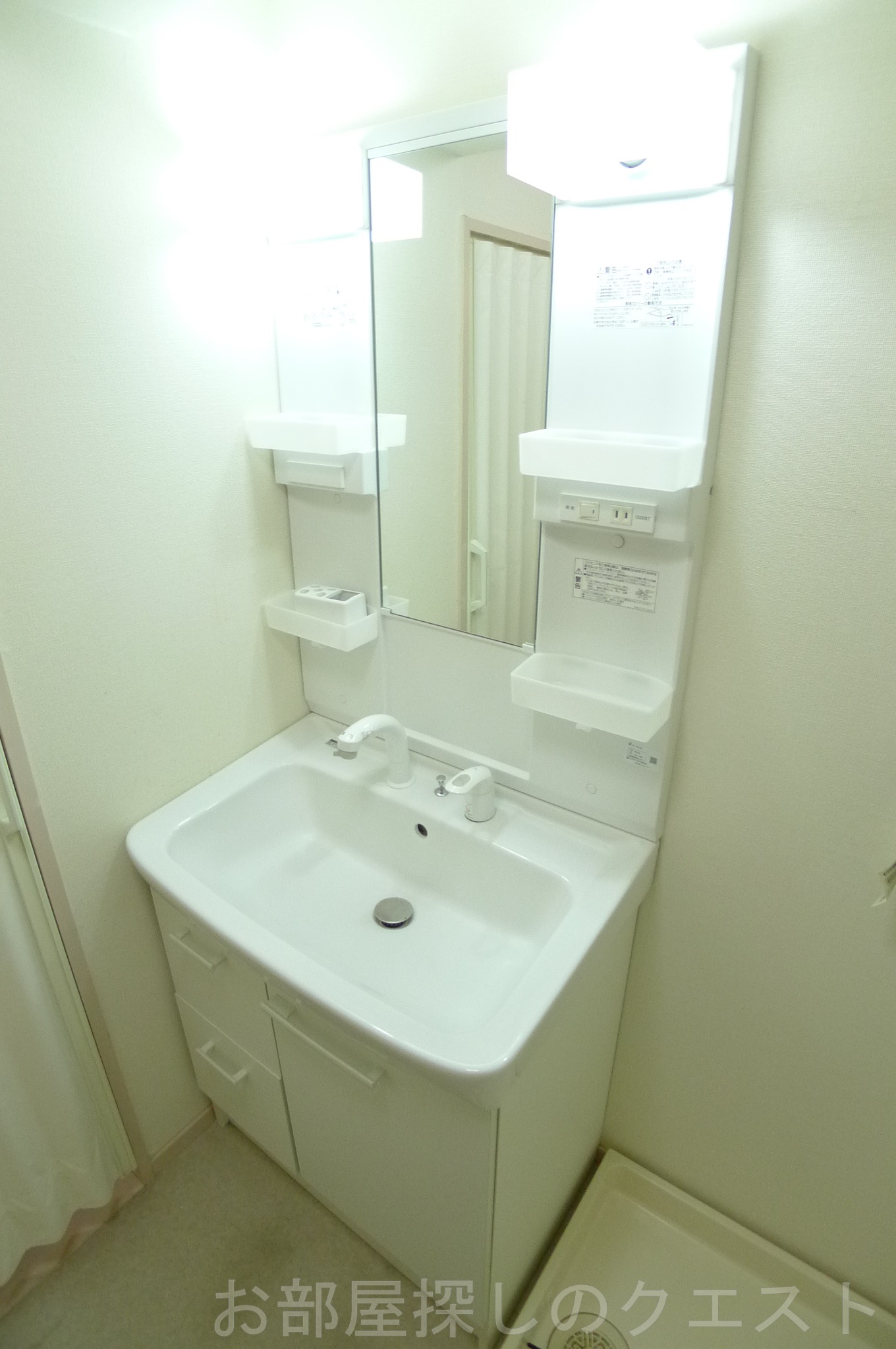 洗面設備　（写真は同物件イメージ）