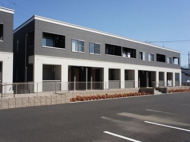建物外観　ツートンのオシャレな賃貸住宅です♪
