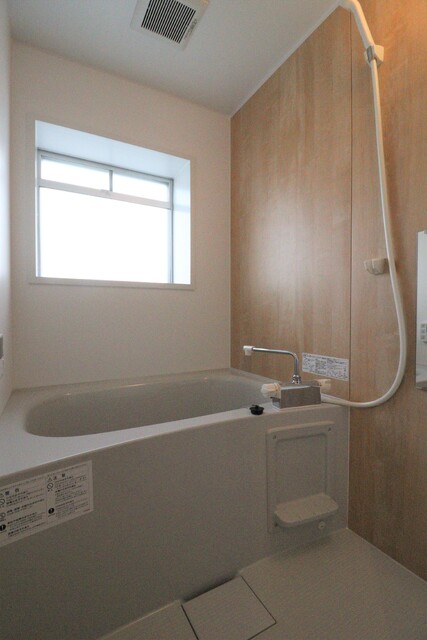 バス・シャワールーム　清潔感のある浴室です★