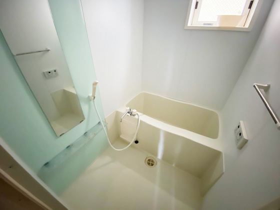 バス・シャワールーム　※別部屋の写真です