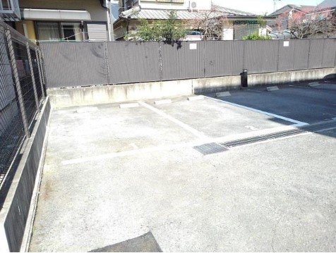 ブロスタ真砂　その他共有部分　駐車場