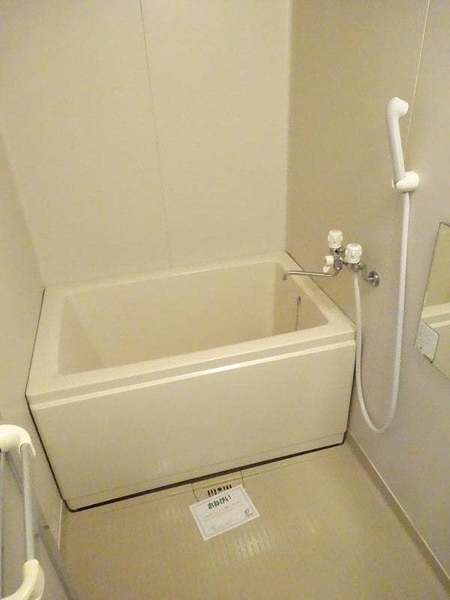 バス・シャワールーム　同じ建物の別のお部屋