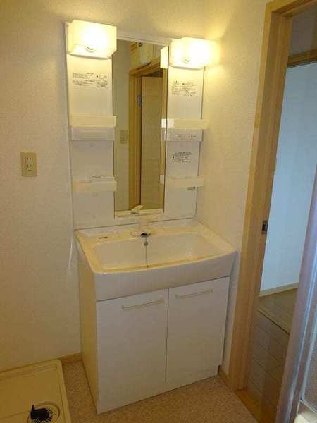 洗面設備　同じ建物の別のお部屋