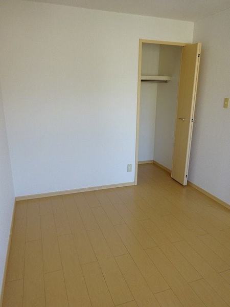 収納　同じ建物の別のお部屋