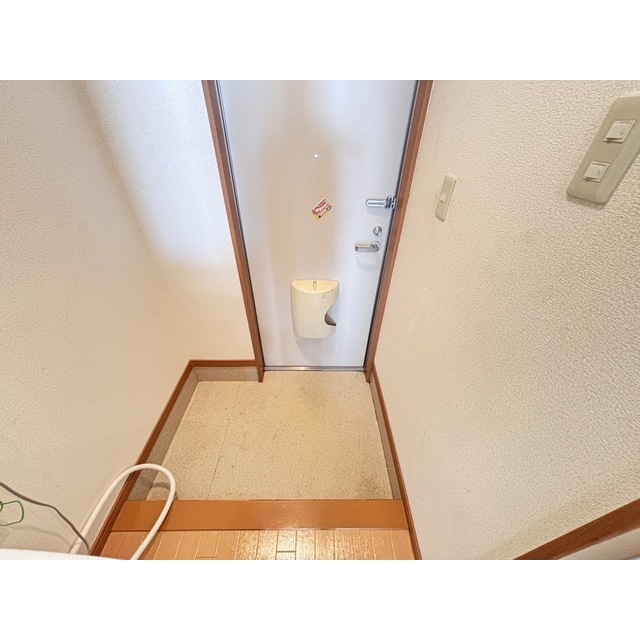 玄関　玄関（同仕様タイプ・現況優先）