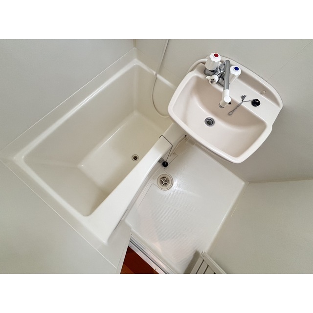 バス・シャワールーム　バス（同仕様タイプ・現況優先）