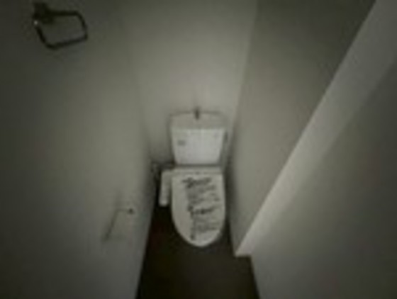トイレ　※３階の写真を使用