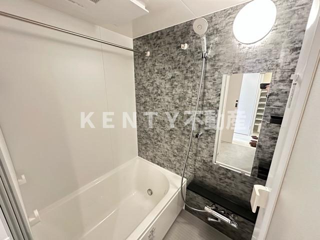 バス・シャワールーム　コンパクトで使いやすいお風呂です