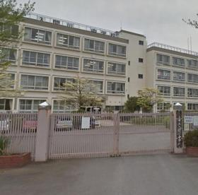 中学校　狭山市立入間川中学校（中学校）まで929m