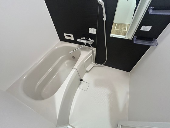 バス・シャワールーム　※別部屋の写真です