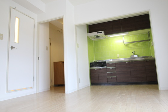 居室・リビング　※別号室の写真です