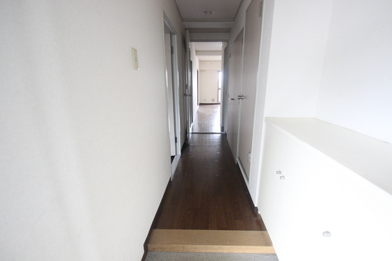 玄関　※別部屋の写真です