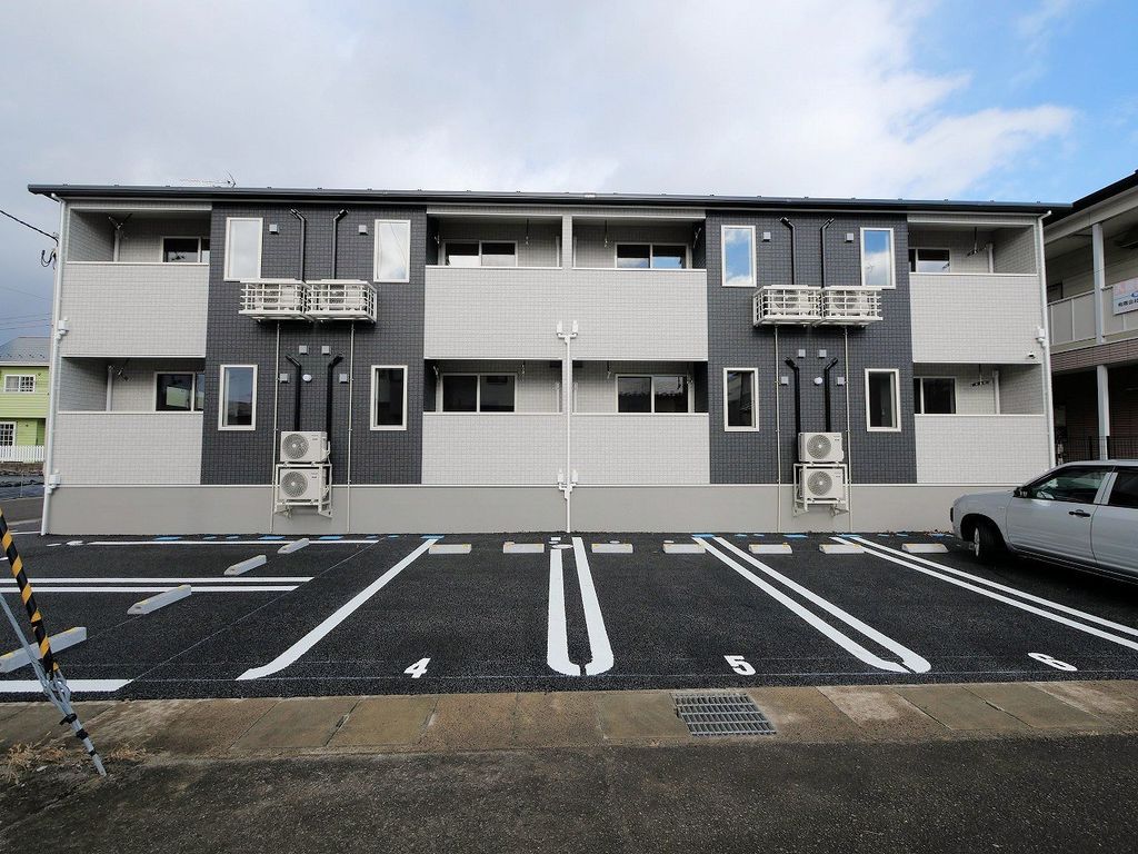 建物外観　駐車場