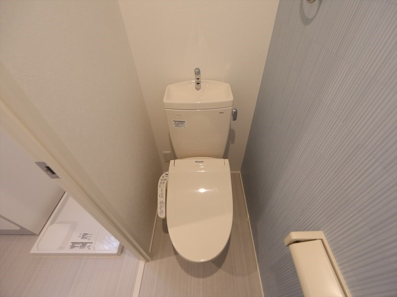 トイレ　温水洗浄暖房便座付トイレ