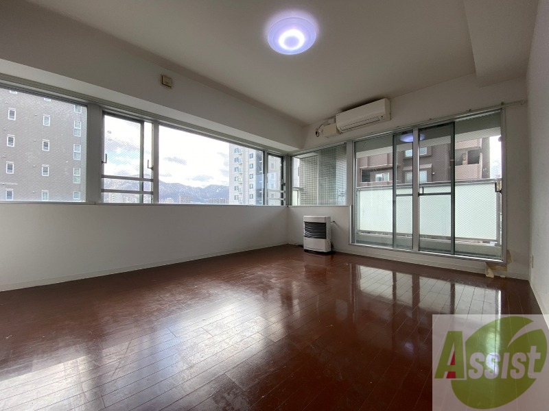 居室・リビング　広くてキレイなお部屋が広がっていて、充実した生活が送れそう。