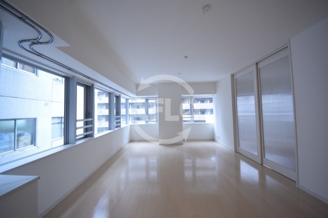 居室・リビング　ベルファース大阪新町　開放的な室内