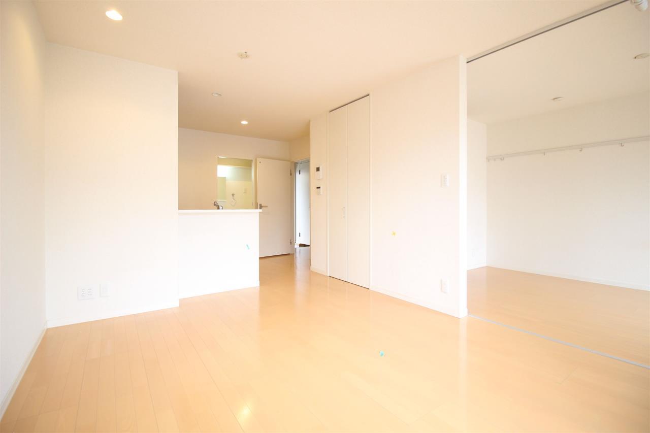 居室・リビング　広めの1LDKで生活し易い