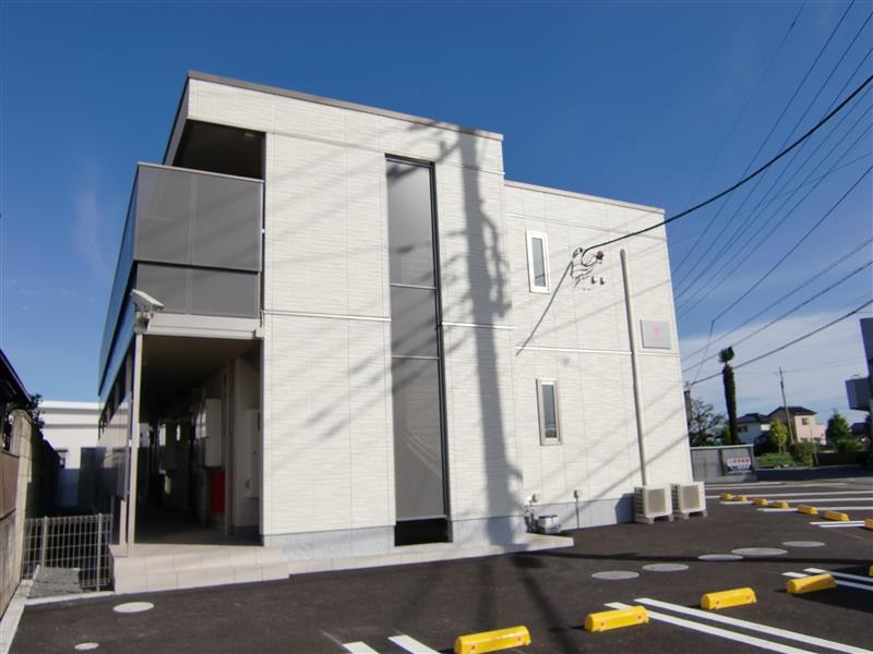 エントランス　ゆとりのある敷地