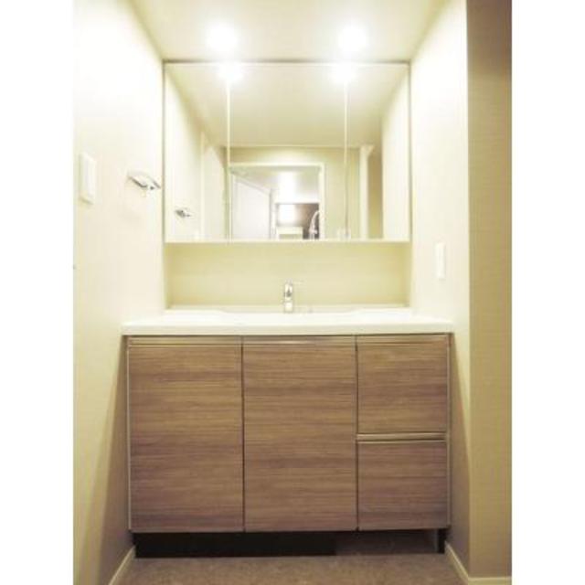 洗面設備　※写真は同タイプ住戸です。