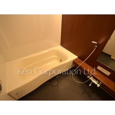 バス・シャワールーム　同タイプ2階のお部屋を撮影。仕様が異なることがあります。