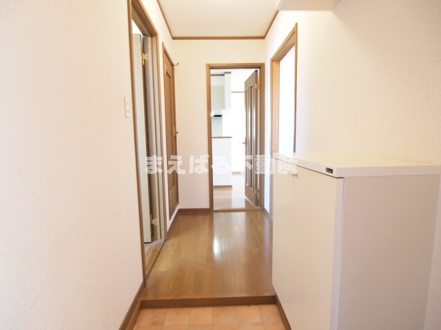 玄関　シューズボックス付き。※写真反転タイプ