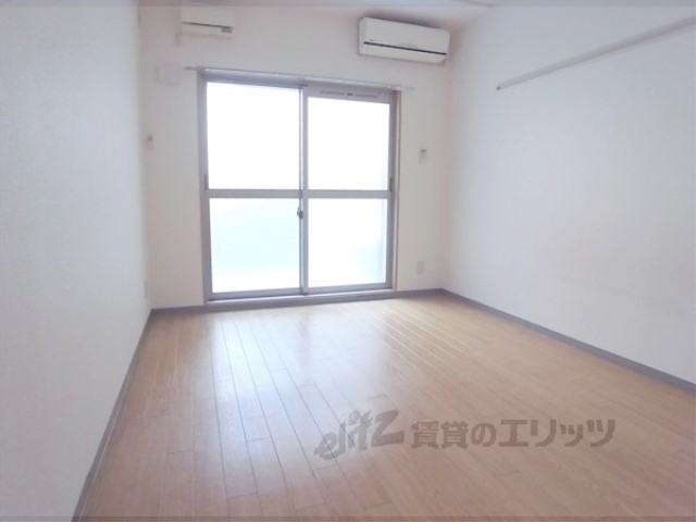 居室・リビング　広々としたお部屋です