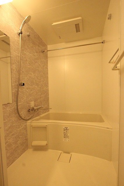 バス・シャワールーム　同物件、別号室のものです。