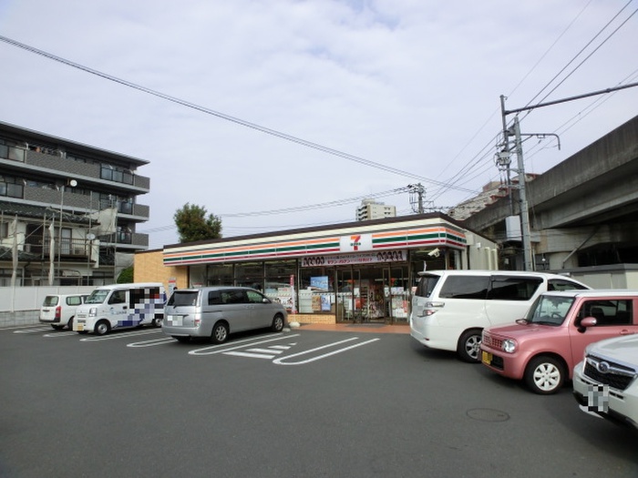 コンビニ　セブンイレブン　多摩鶴牧1丁目店（コンビニ）まで280m