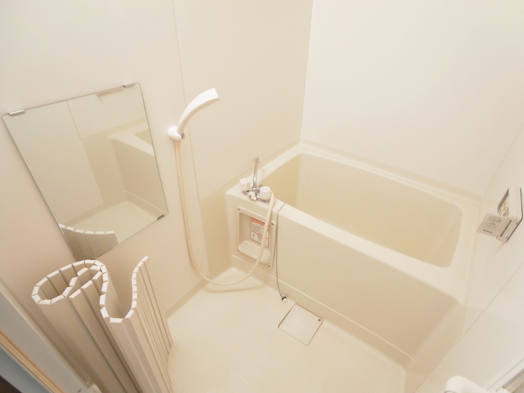 バス・シャワールーム　別部屋同型写真