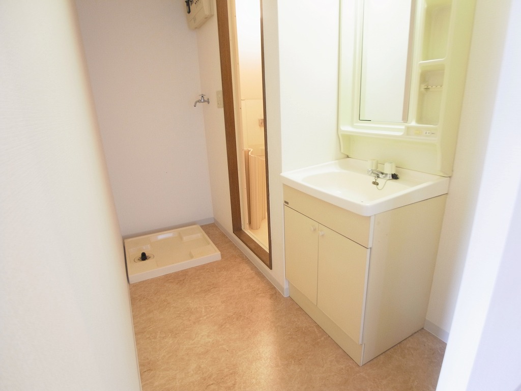 洗面設備　別部屋同型写真