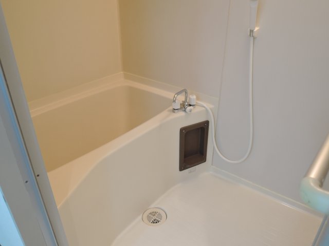 バス・シャワールーム　別号室の参考写真です。