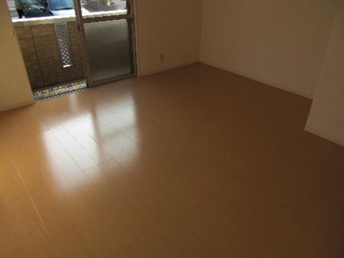 居室・リビング　居室全景