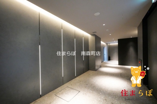 エントランス　「暮らしの設計図は、ここから始まります。」