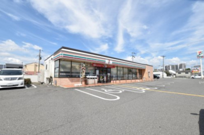 コンビニ　セブンイレブン 堺鳳西町2丁店（コンビニ）まで299m