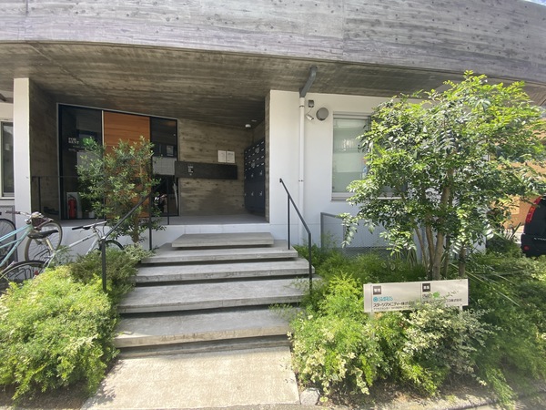 エントランス　オートロック付き