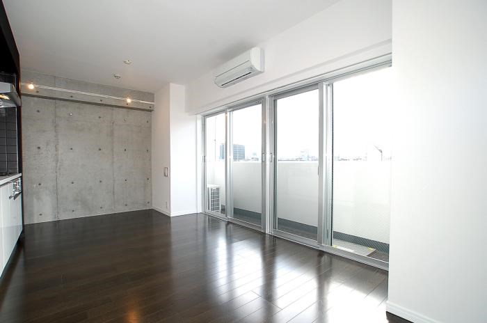 居室・リビング　※参考写真（同物件別部屋です）