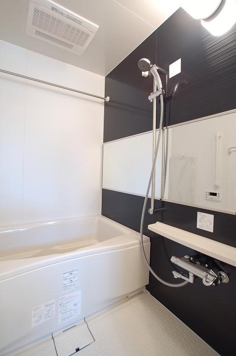 バス・シャワールーム　※参考写真（同物件別部屋です）