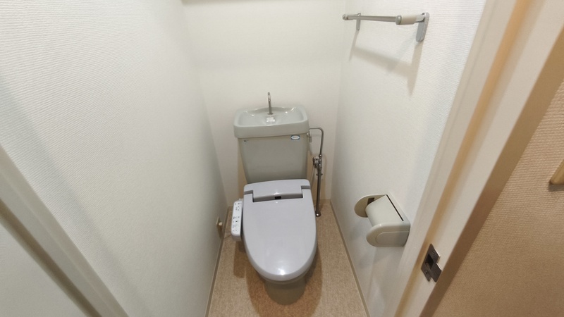 トイレ　画像と現状が異なる場合は現状優先となります。