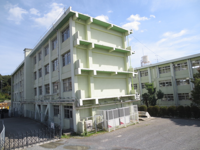 小学校　高座小学校（小学校）まで1010m