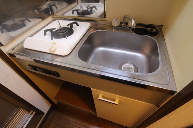 キッチン　※同建物別部屋の参考写真です。