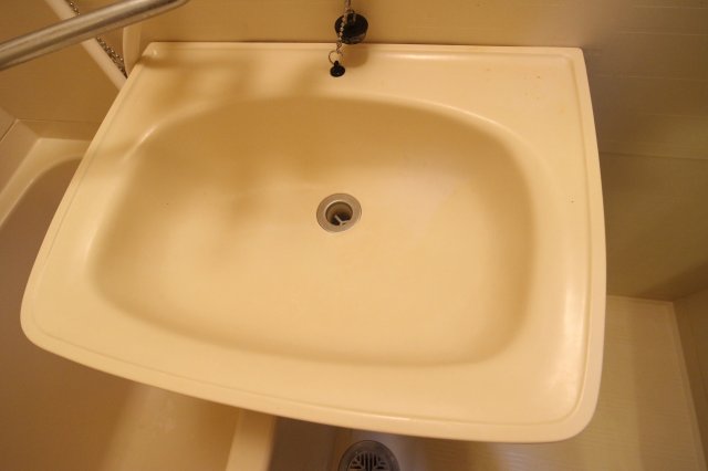 洗面設備　※同建物別部屋の参考写真です。