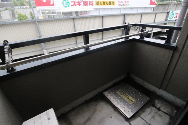 バルコニー　※同建物別部屋の参考写真です。
