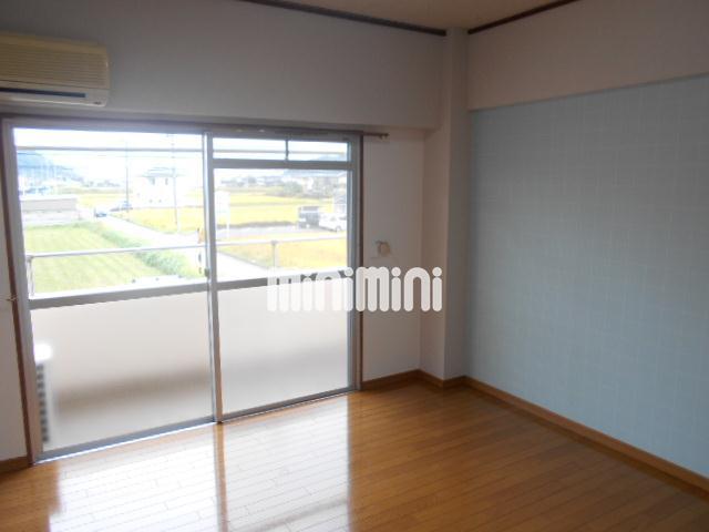 居室・リビング　明るくてキレイなお部屋です